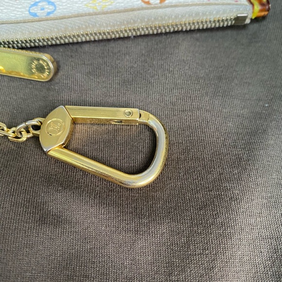 Louis Vuitton Multicolor Key Pouch "LIVE SHOW TODAY' - Picture 3 of 10